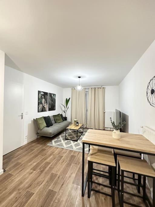 Carrières-sous-PoissyCosy House A 6 Min Du Rer A Et Psaアパートメント エクステリア 写真